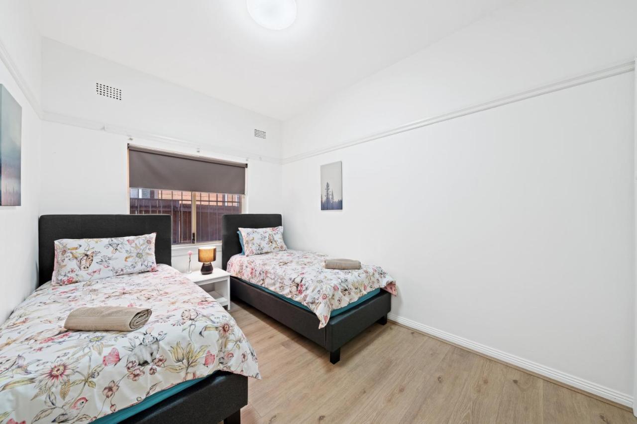 Burwood City Newly Renovated 2 Bed 2 Bath Free Private Parking Big Apt سيدني المظهر الخارجي الصورة