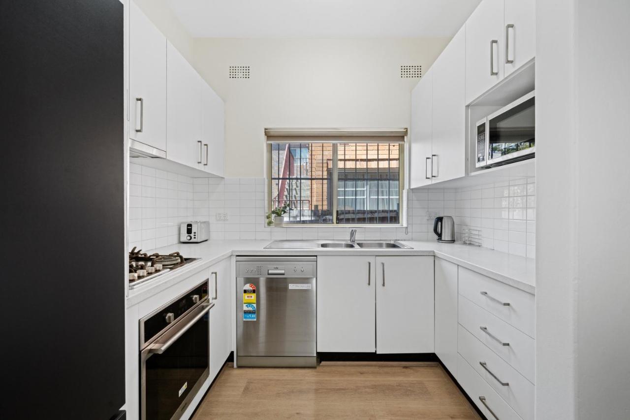 Burwood City Newly Renovated 2 Bed 2 Bath Free Private Parking Big Apt سيدني المظهر الخارجي الصورة